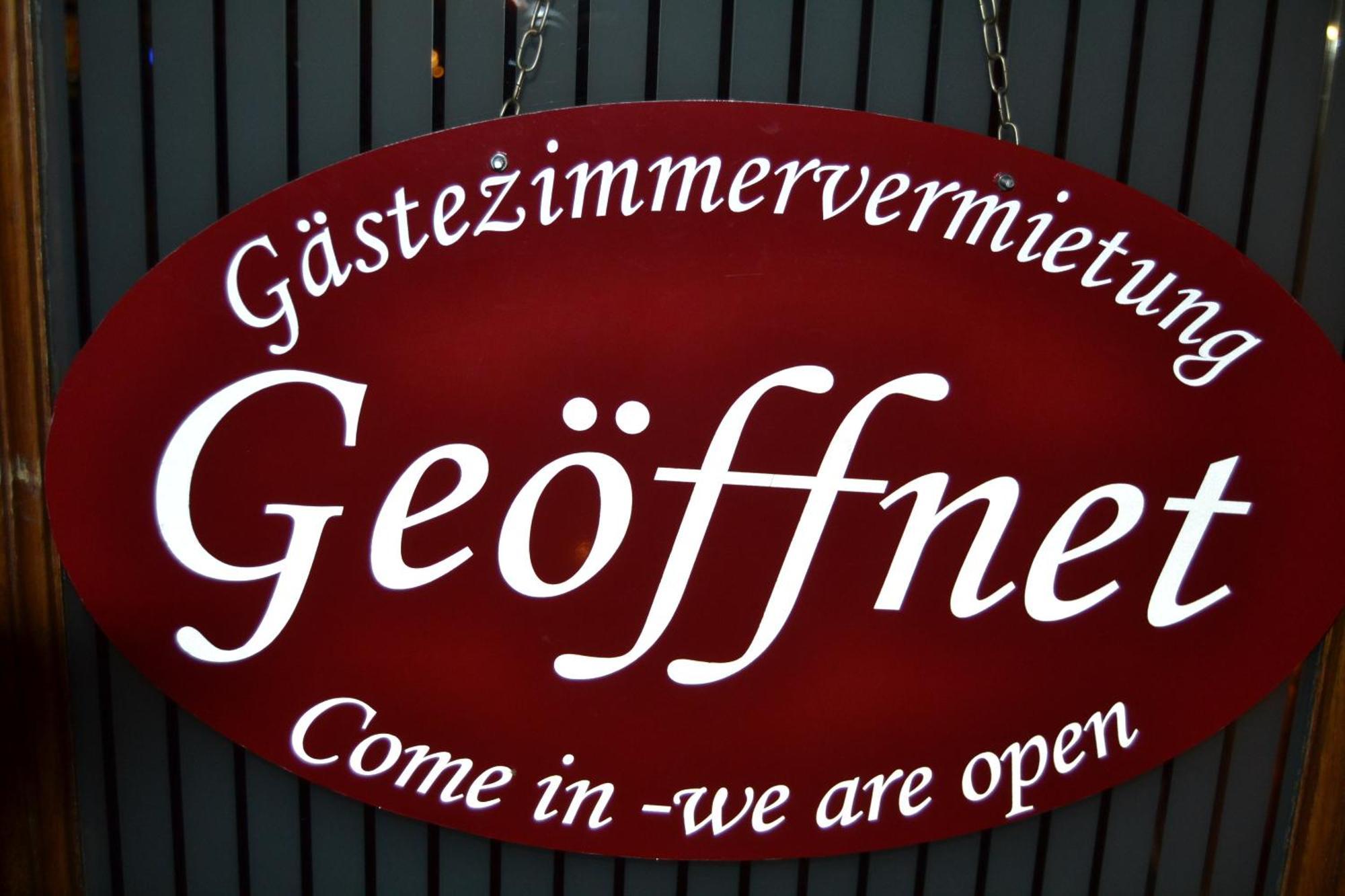 Gast-Und Weinhaus Zwiebelturm Kerken Esterno foto